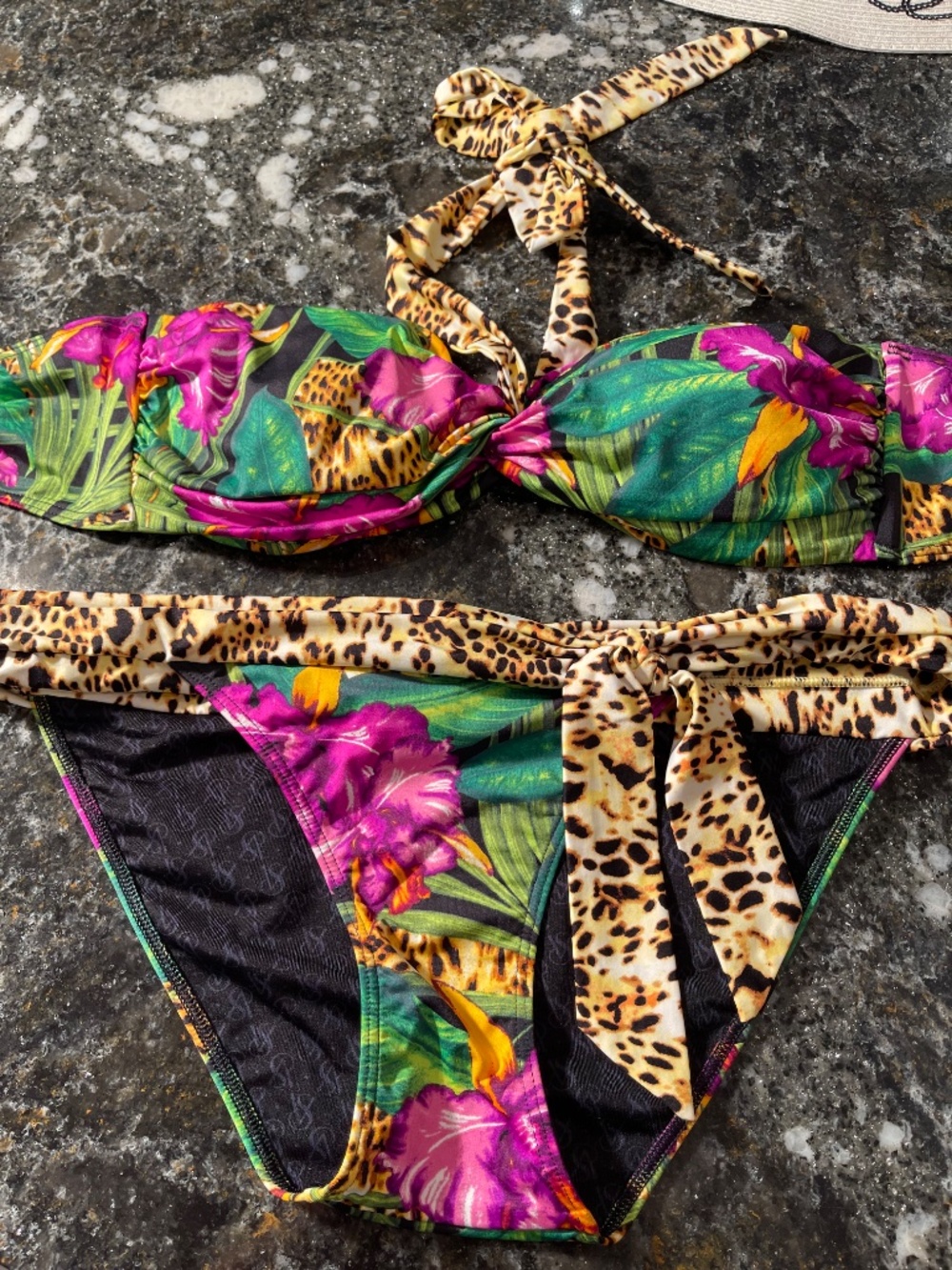 Like new Victoria Secrets bikini bandeau M set blogger’s favorite - Picture 2 of 12
